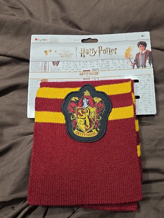 Warner Bros. Gryffindor Kids Scarf - Red & Yellow