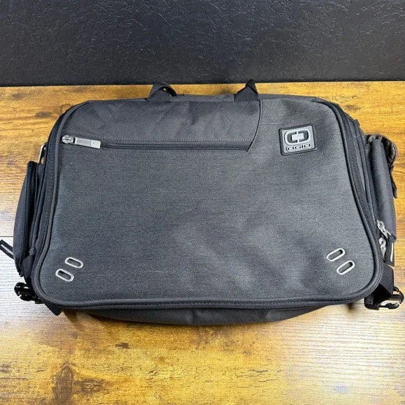 OGIO City Corp Street 203607 Black Nylon Laptop Messenger Bag Mens OS