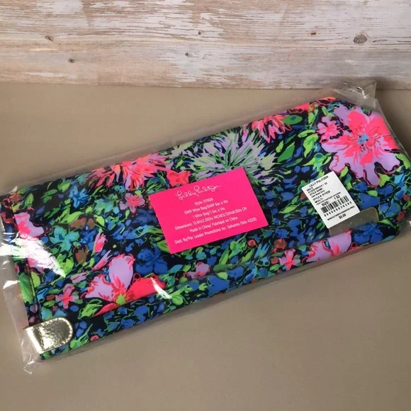 NWT Lilly Pulitzer Multi Festive Fantasy Wine Bag