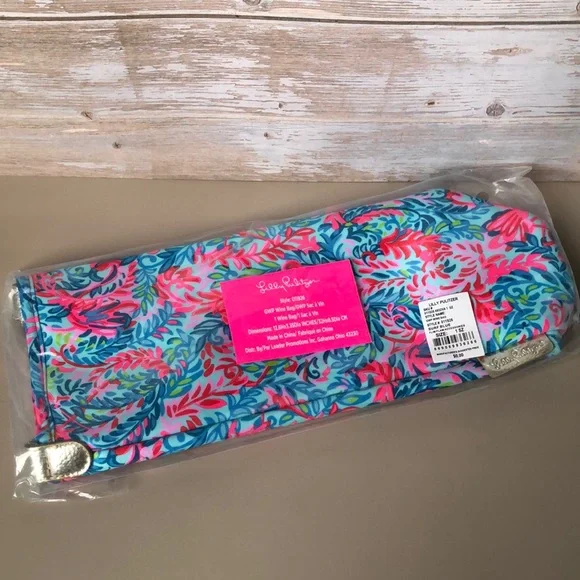 NWT Lilly Pulitzer Wine Bag Surf Blue Flim Flam