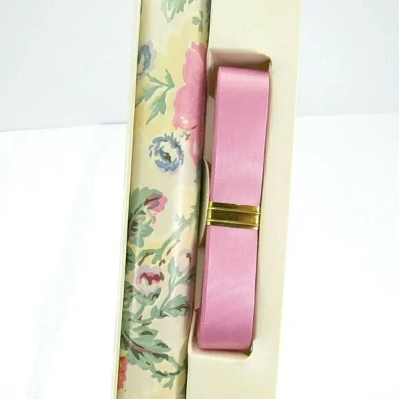 Vintage Victoria's Secret Roll Gift Wrap Ribbon Floral Flowers‎ Wrapping Paper