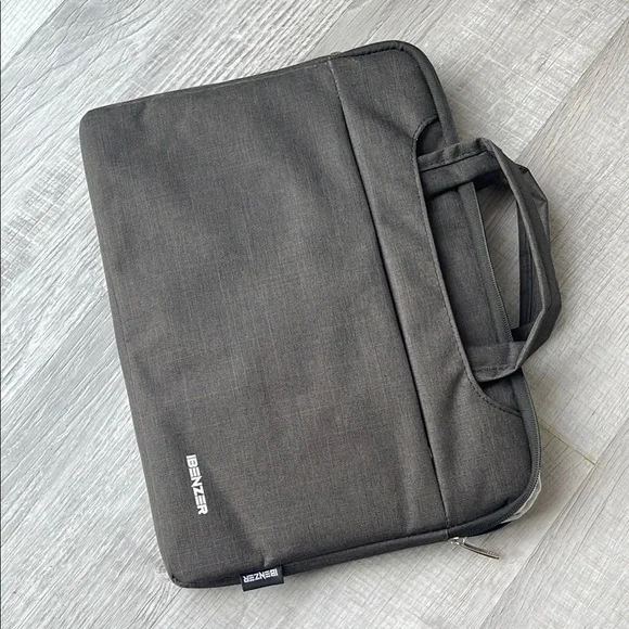 Sleek Gray Laptop Bag with Minimalist Design