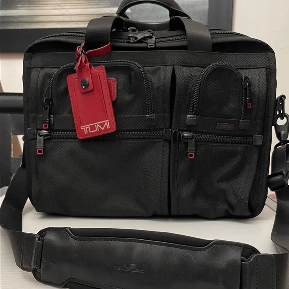 TUMI AlPHA EXPANDABLE LAP TOP BRIEFCASE TRAVEL BAG SIZE M
