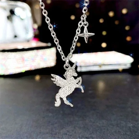 NEW Beautiful 925 Silver White Sapphire Unicorn Necklace