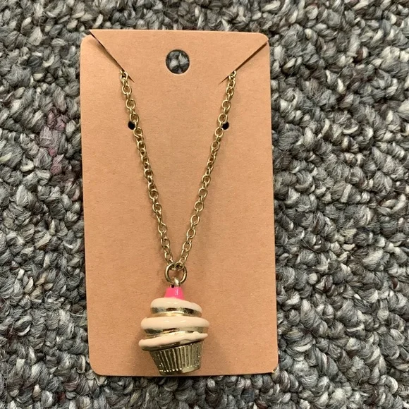 Cupcake necklace