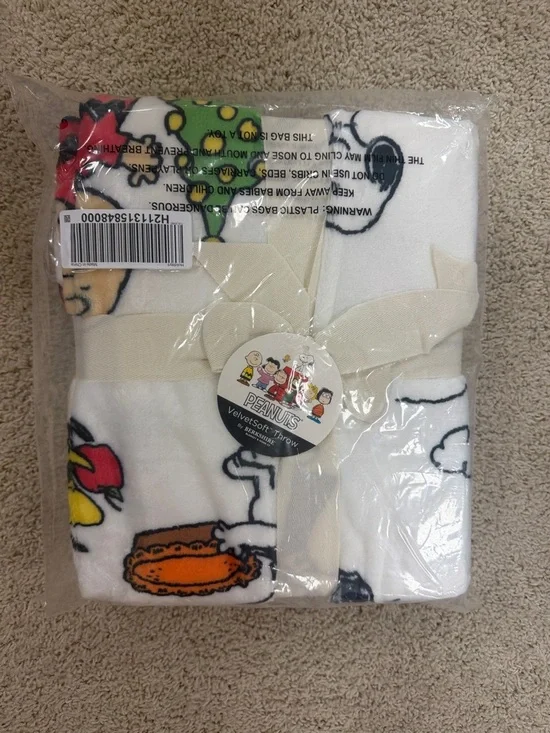 Peanuts Plush Throw Blanket - White with Multicolor Character Print