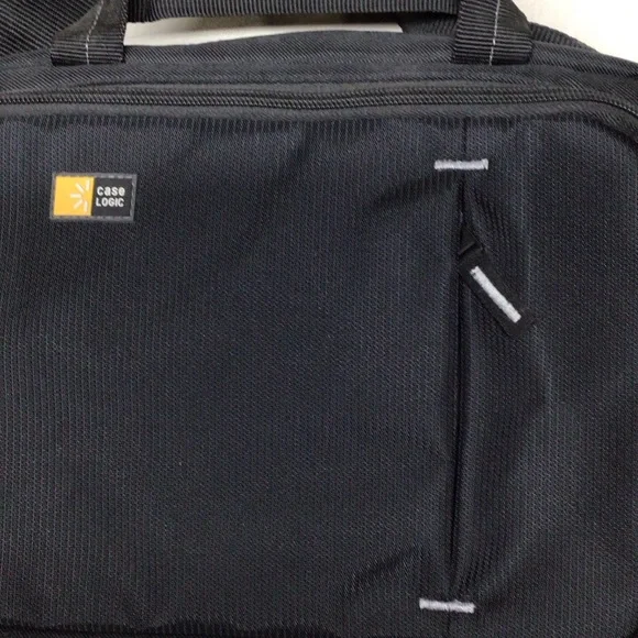 Black iPad bags 2 for 1 case logic nwot