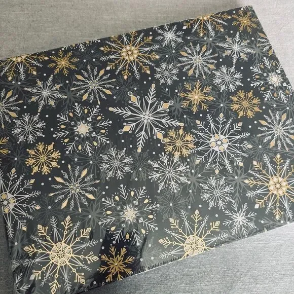 Christian Siriano Gray Gold Snowflakes Christmas Holiday Gift Shirt Boxes Set