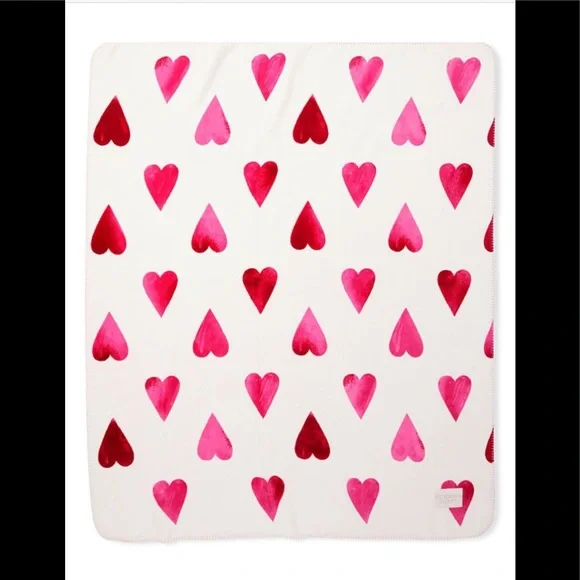 Victoria’s Secret Cozy Plush Fleece Heart Blanket NWT