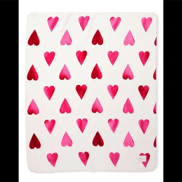 Victoria’s Secret Cozy Plush Fleece Heart Blanket NWT