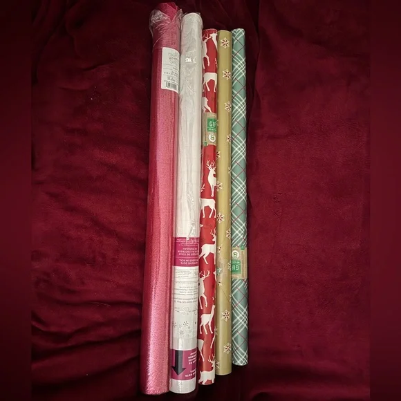 Jessica Simpson Holiday Gift Wrap Set - Pink, White, Red, Green