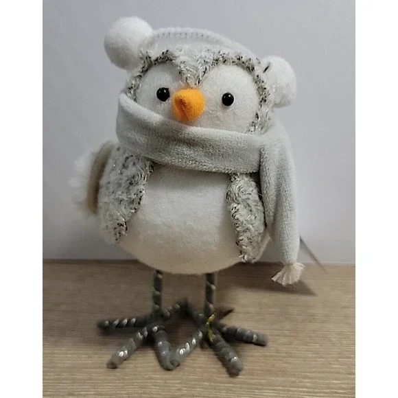 Wonder shop‎ Target 2020 - Amber our feathery friend wearing muffs & scarf
