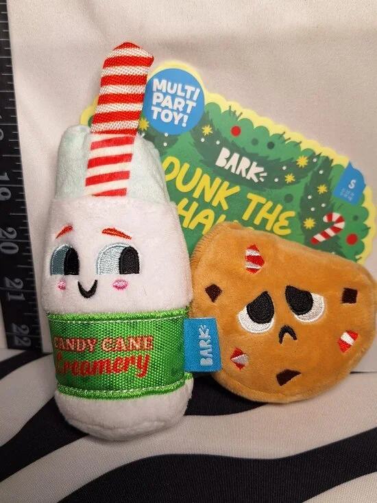 NWT Bark Dunk the Halls Dog Toy S
