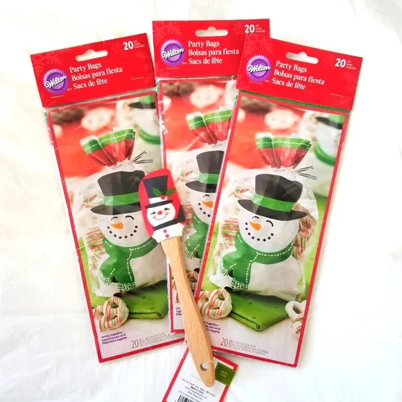 Wilton Holiday Christmas Snowman ThemeTreat Bags Bundle of 3- 60 Total w/Spatula