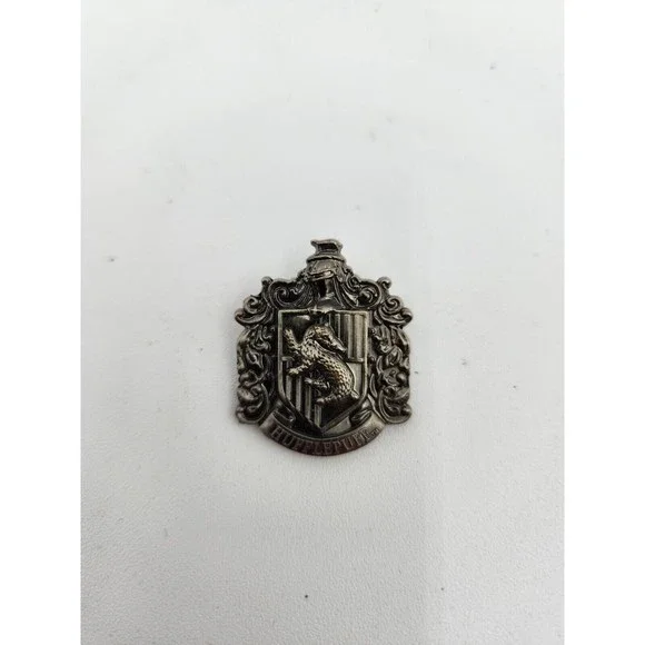Harry Potter Wizarding World Hufflepuff‎ Crest Pin silver color Brooch Pin