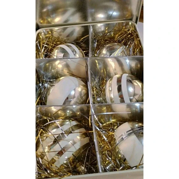 Target 2005 Plastic Ornaments White and Gold Stripe In A Tin Box Total Of 6‎