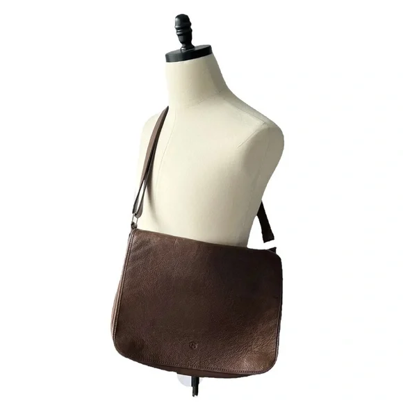Valentina In Pelle Pebbled Leather Messenger Bag - Unisex