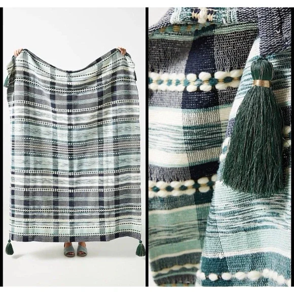 Anthropologie Plaid Sweetheart Throw Blanket Tassels Green Gold Accents 50x60”