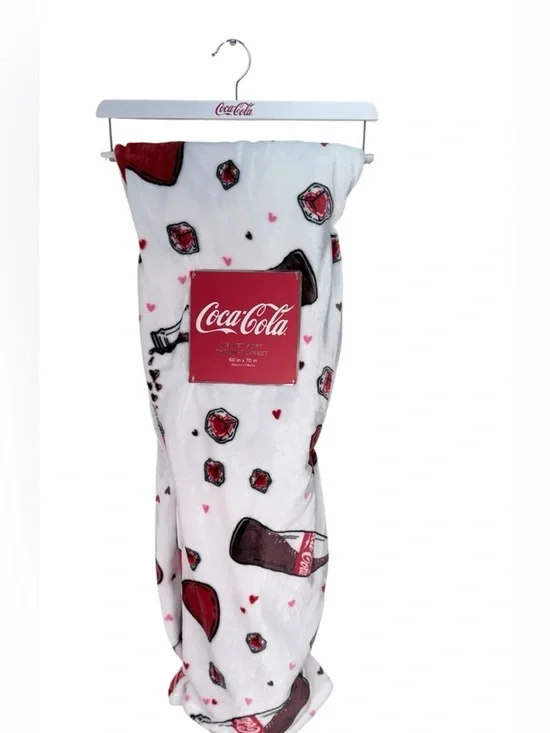 Coca Cola Velvet Soft Throw Blanket 60 x 70 Plush Coke Bottle Heart Pattern NWT