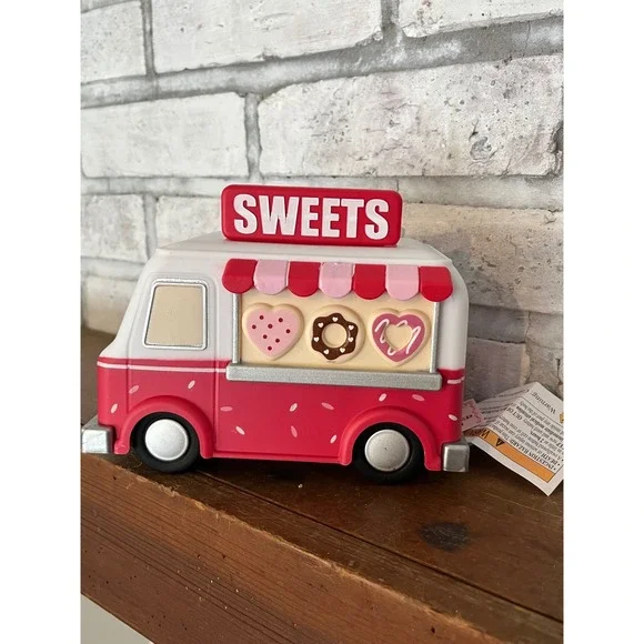 2026 Target Bulleyes Playground Valentines Sweets Truck‎ Lights Up NWT