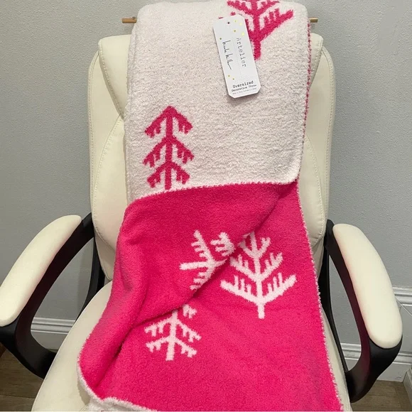 NEW Nicole Miller Artelier Oversized‎ Decorative Throw Blanket Pink White Tree