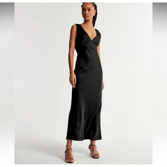 Abercrombie & Fitch Black Satin Cowl Back‎ Maxi Dress V-Neck Size MT Romantic