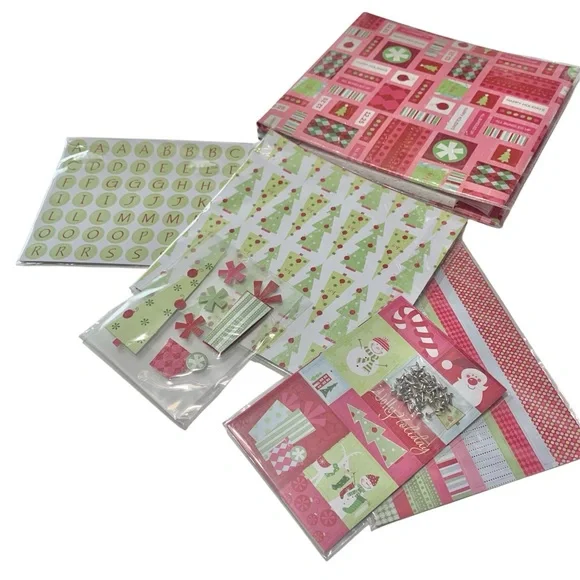 HOLIDAY THEME 8x8 Festive Christmas Scrapbook Kit