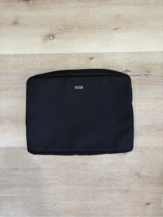NWOT Tumi Black Nylon Laptop Sleeve
