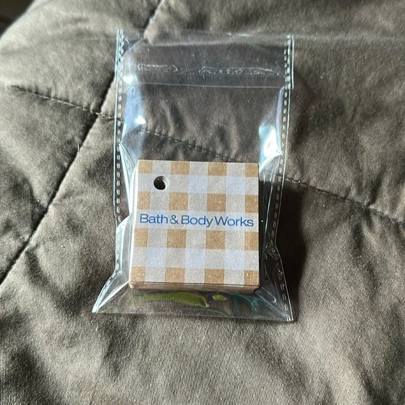 Bath & Body Works Small Cardboard Gingham Gift Tags