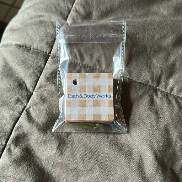 Bath & Body Works Small Cardboard Gingham Gift Tags
