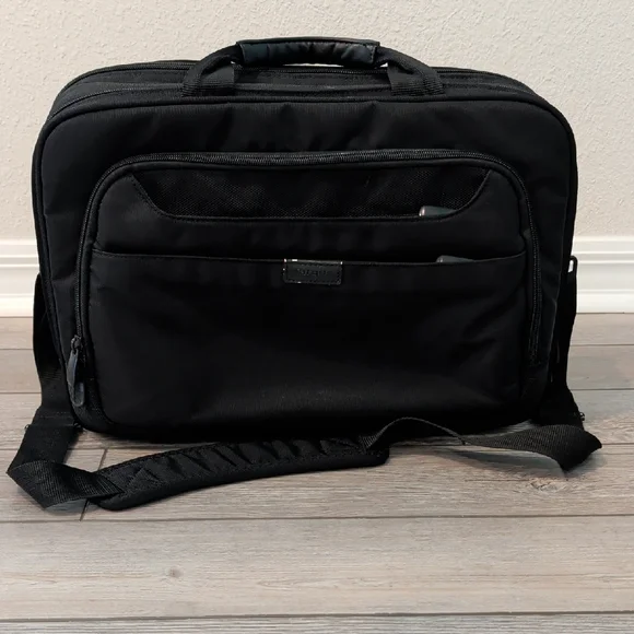 Professional Black Laptop Briefcase with Padded Shoulder Strap