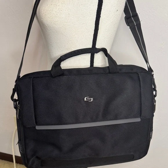 Solo New York Black Nylon Laptop Travel Bag TOT8392B