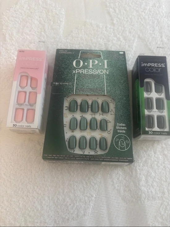 OPI Emerald Green xPRESS/ON Press-On Nail Set with Zodiac Stickers