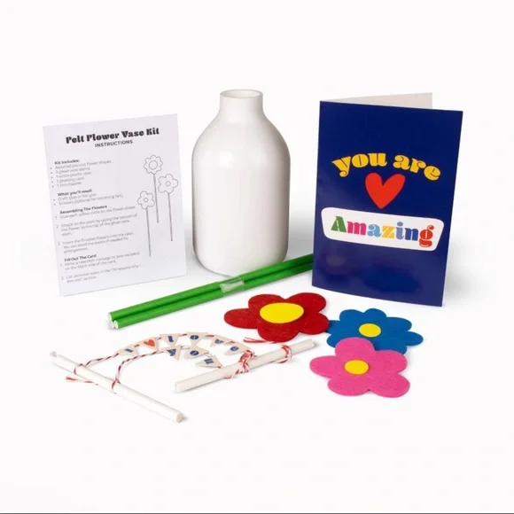 New Target Bullseye Playground Felt Flower Craft Kit with Vase & Card