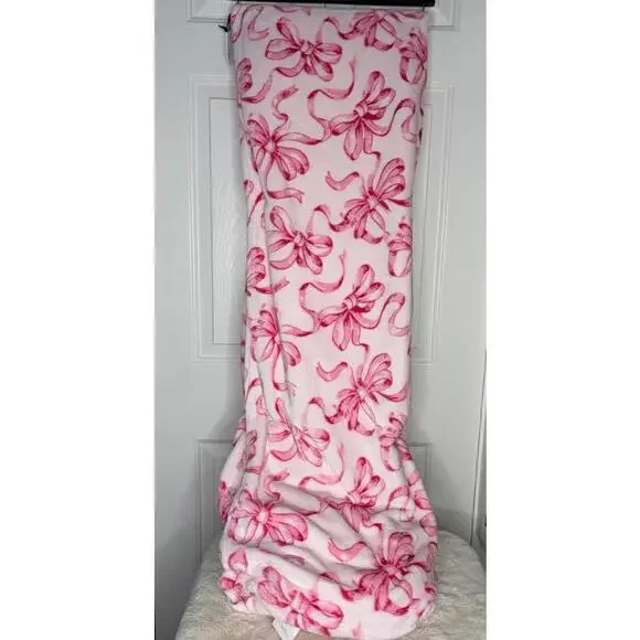 Betsey Johnson Full/Queen Ultra Soft Plush Blanket Pink Bow Cozy Glam Bedding