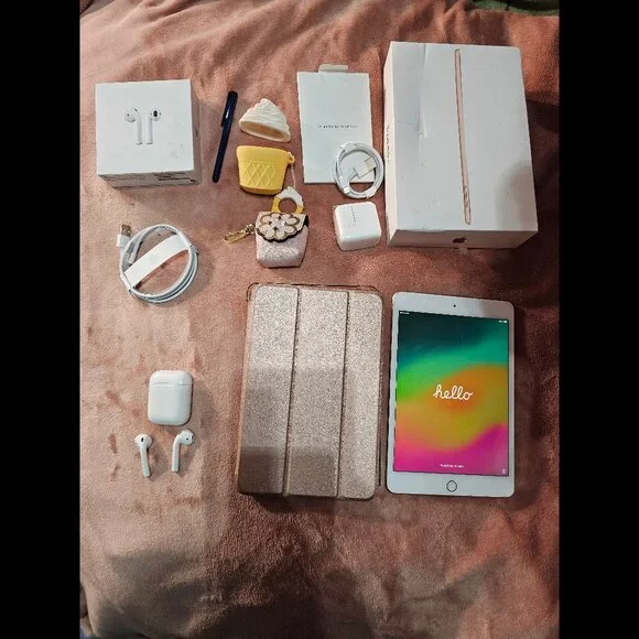 Apple iPad Mini 5 5th Gen 256GB Cellular & AirPods 2nd Gen Complete + Extras Lot