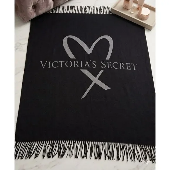 Victorias Secret Limited Edition Black Pink Heart Warm Cozy Blanket Throw NEW