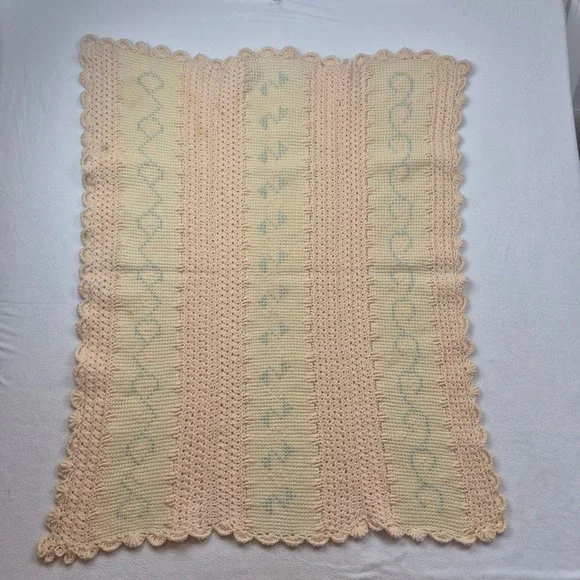 Vintage Handmade WOOL Crochet Baby Blanket Cream Scalloped Edge Embroidered Crib
