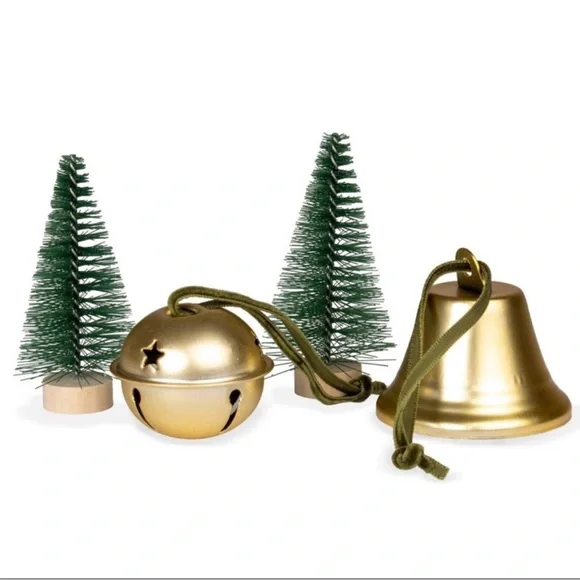 Target Bullseye Classic Holiday Decor Wood Prop Set- Bells & Trees, 4 pc set New