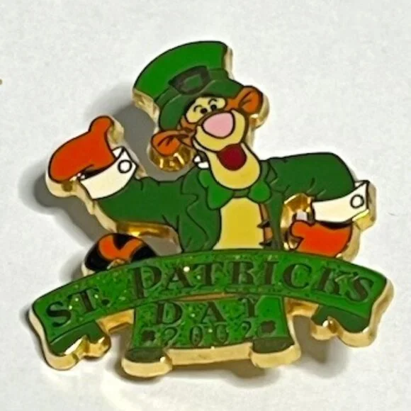 Tigger from Winnie the Pooh St. Patrick's Day 2002 Lapel Hat Vest Pin 1.25