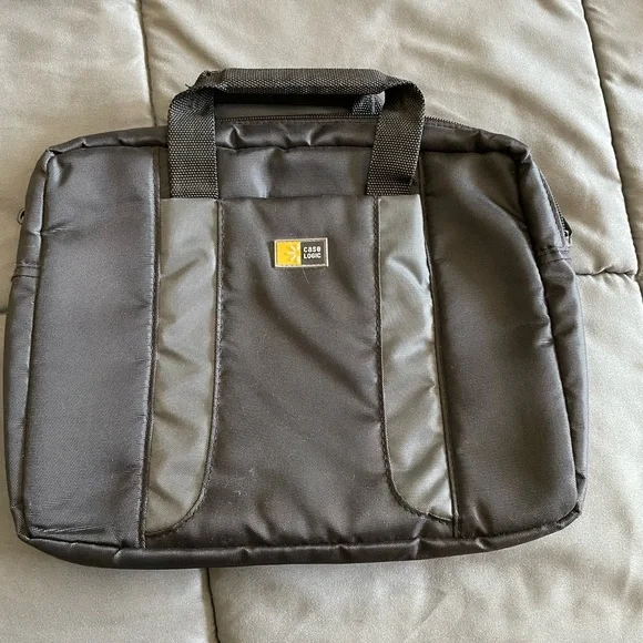 Case Logic tablet bag carrying case