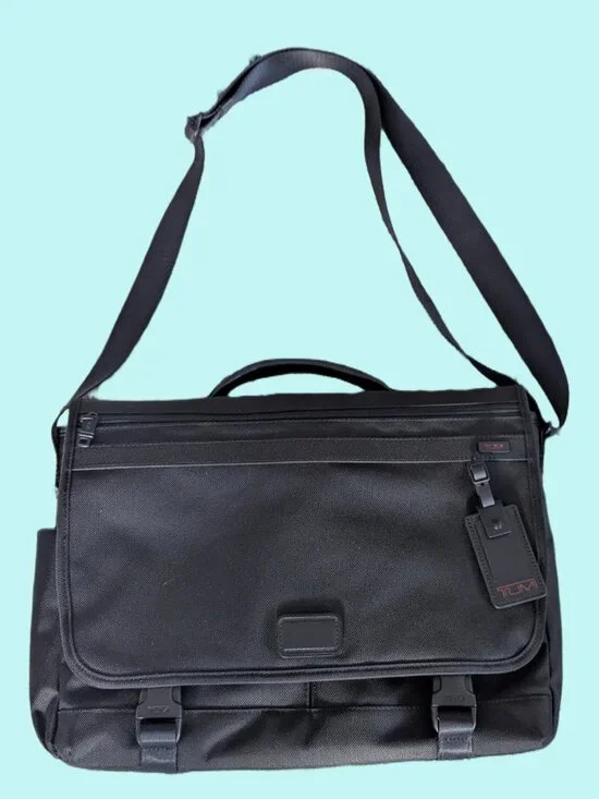 Tumi Black 16