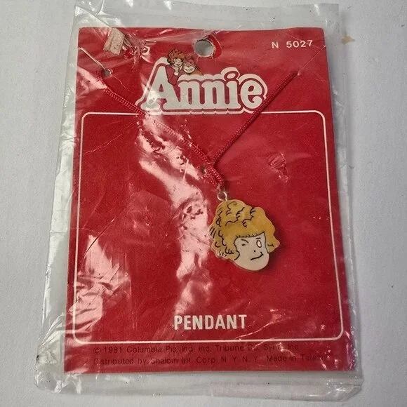 Vintage Little Orphan Annie Pendant Necklace N5027 Original Package Jewelry 1981