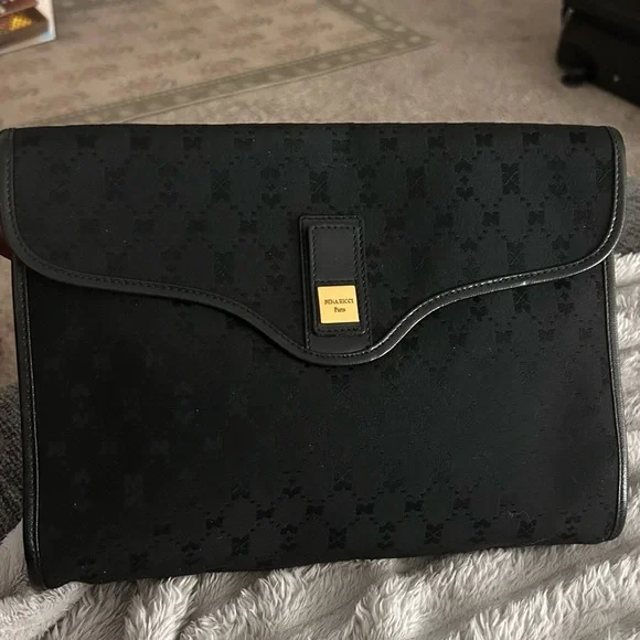 Nina Ricci Signature Clutch EUC (no call outs)