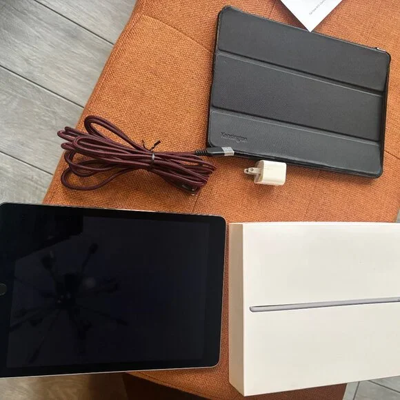 Apple iPad Air 2 64GB WiFi Gray A1566 w/ box charger cable aux port POOR BATTERY