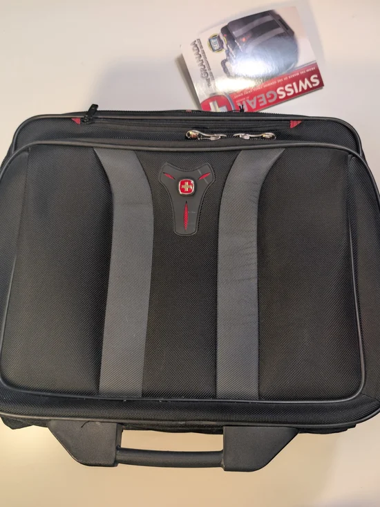 SwissGear The Granada Wheeled Computer Case Black Rolling Laptop Bag NWT 17