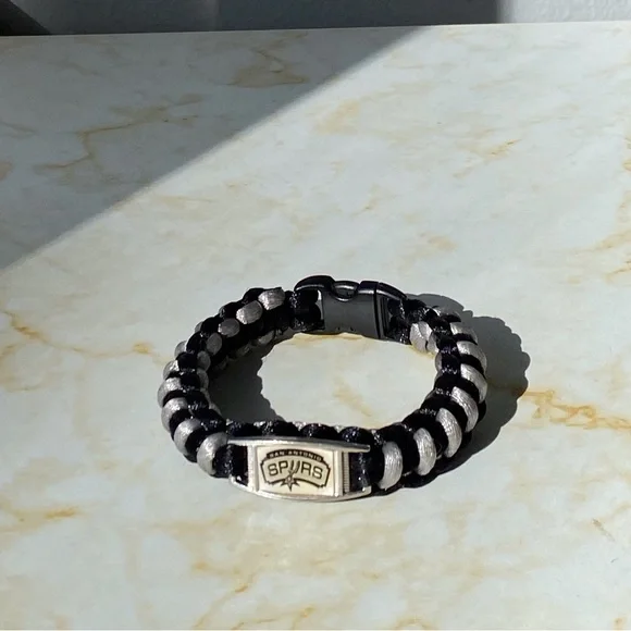 NEW San Antonio Spurs youth Paracord Bracelet