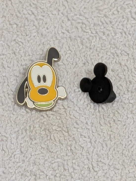 Disney Trading Pin Pluto Like New
