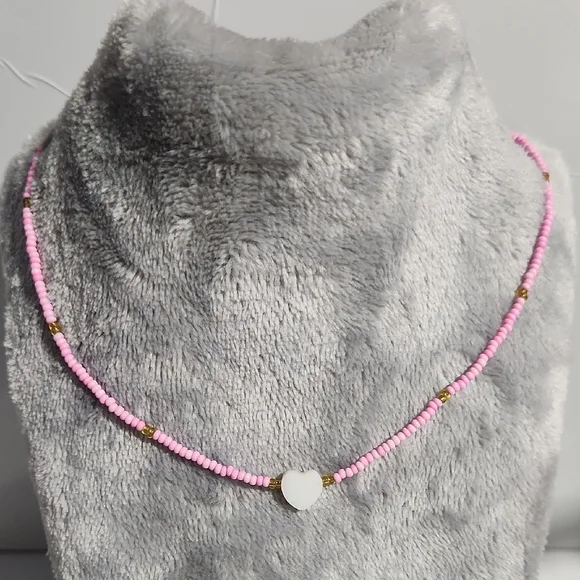 Charming Pink and Gold Beaded Necklace with Heart Pendant