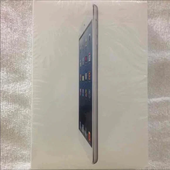Apple 1st Gen iPad Mini 16GB Wi-Fi White & Silver